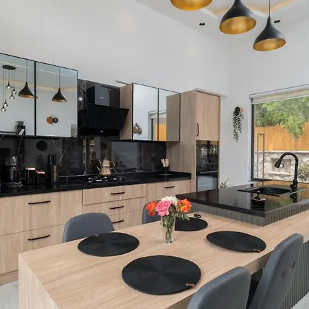 3 Bedroom Luxury In Saribelen *