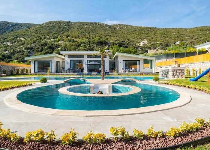 Villa 3 Bedroom Luxury In Saribelen